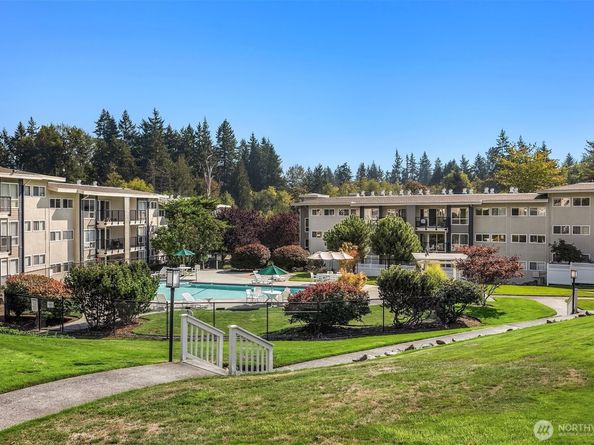 831 126th Place NE B103, Bellevue WA 98005