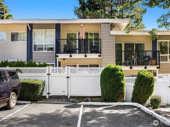 831 126th Place NE B103, Bellevue WA 98005