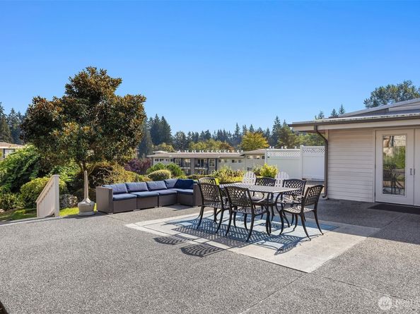 831 126th Place NE B103, Bellevue WA 98005