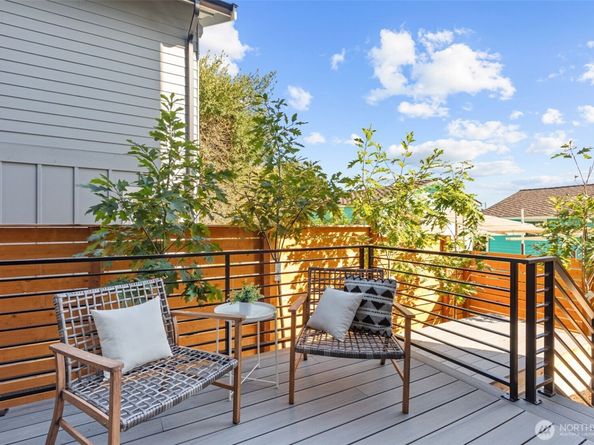 7344 22nd Avenue NW, Seattle WA 98117