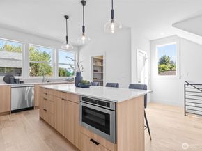 7344 22nd Avenue NW, Seattle WA 98117