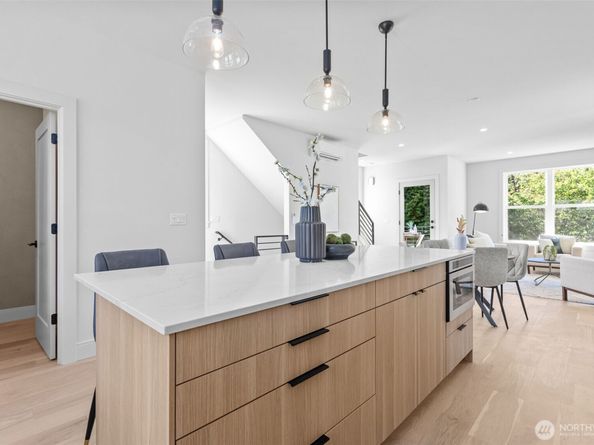 7344 22nd Avenue NW, Seattle WA 98117