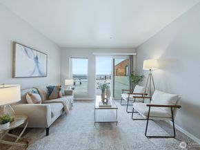 2818 Grand Avenue B212, Everett WA 98201