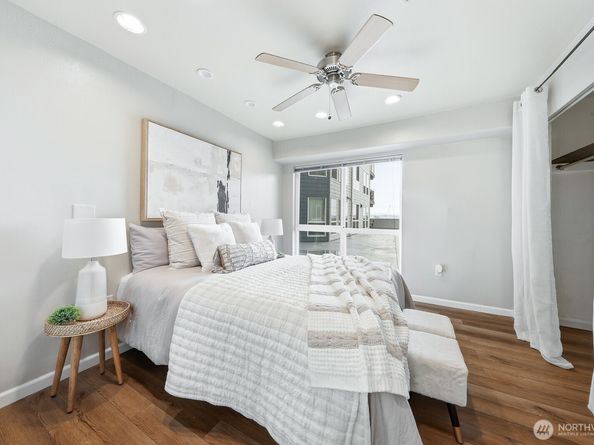 2818 Grand Avenue B212, Everett WA 98201