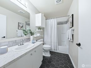 2818 Grand Avenue B212, Everett WA 98201