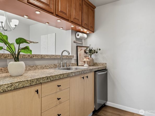 2818 Grand Avenue B212, Everett WA 98201