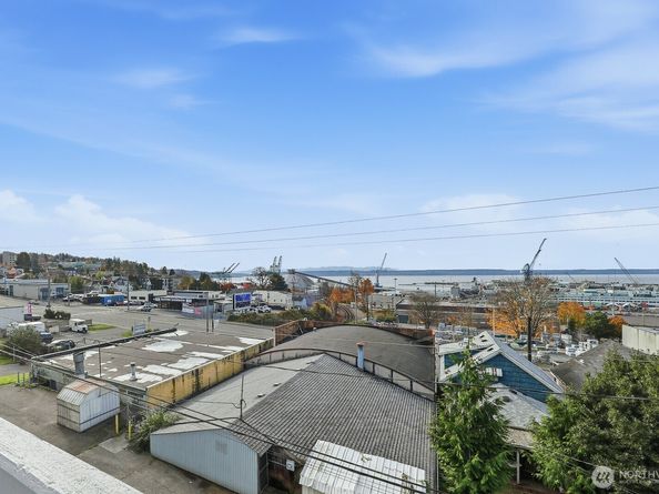 2818 Grand Avenue B212, Everett WA 98201