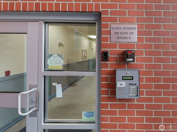 2818 Grand Avenue B212, Everett WA 98201