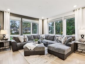 14598 Westminster Way N 102, Shoreline WA 98133