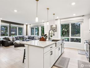 14598 Westminster Way N 102, Shoreline WA 98133