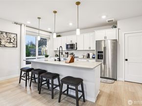 14598 Westminster Way N 102, Shoreline WA 98133