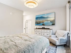 14598 Westminster Way N 102, Shoreline WA 98133