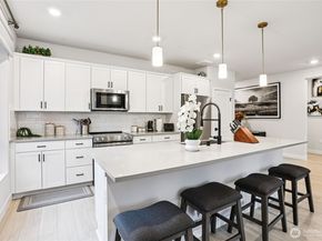 14598 Westminster Way N 102, Shoreline WA 98133