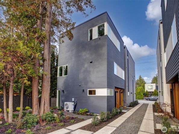 4405 B S Holly Street, Seattle WA 98118