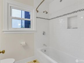 6616 Flora Avenue S, Seattle WA 98108