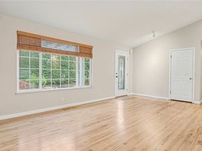 6201 Island Crest Way, Mercer Island WA 98040