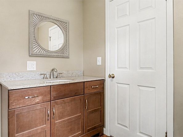 6201 Island Crest Way, Mercer Island WA 98040