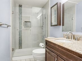 6201 Island Crest Way, Mercer Island WA 98040