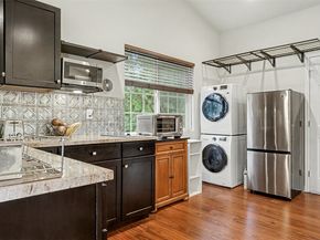 6201 Island Crest Way, Mercer Island WA 98040