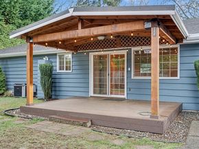 6201 Island Crest Way, Mercer Island WA 98040