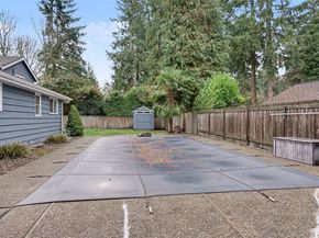 6201 Island Crest Way, Mercer Island WA 98040