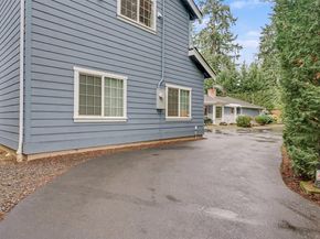 6201 Island Crest Way, Mercer Island WA 98040