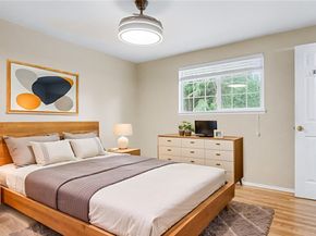 6201 Island Crest Way, Mercer Island WA 98040