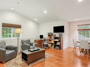 6201 Island Crest Way, Mercer Island WA 98040