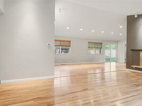 6201 Island Crest Way, Mercer Island WA 98040