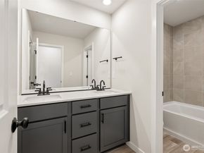 2067 NE Norseman Way, Poulsbo WA 98370