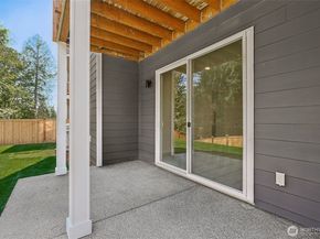 2067 NE Norseman Way, Poulsbo WA 98370