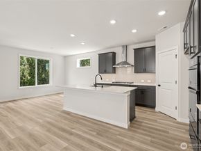 2067 NE Norseman Way, Poulsbo WA 98370