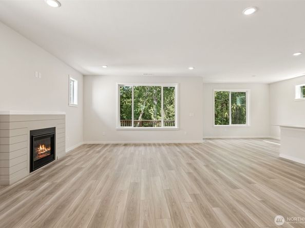 2067 NE Norseman Way, Poulsbo WA 98370