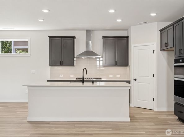 2067 NE Norseman Way, Poulsbo WA 98370