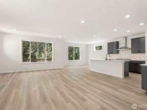 2067 NE Norseman Way, Poulsbo WA 98370