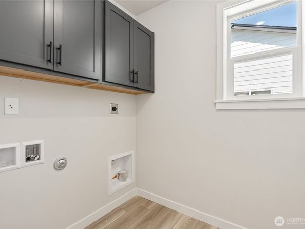 2067 NE Norseman Way, Poulsbo WA 98370