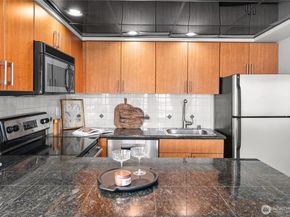 905 Cherry Street 701, Seattle WA 98104