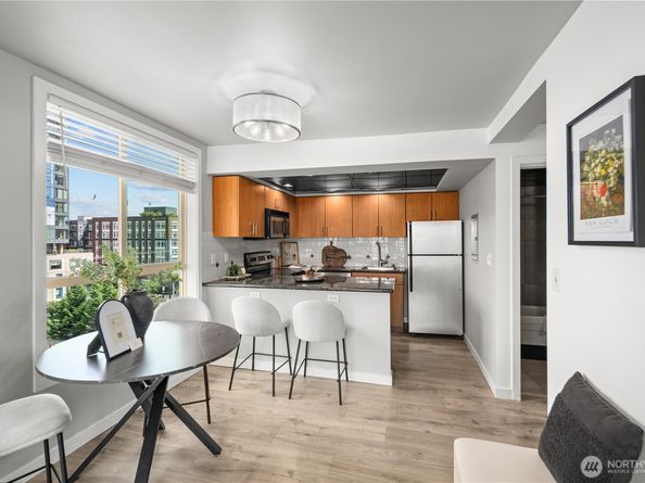 905 Cherry Street 701, Seattle WA 98104
