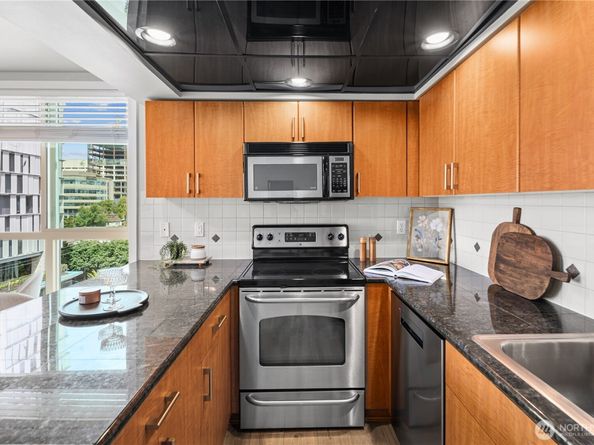 905 Cherry Street 701, Seattle WA 98104