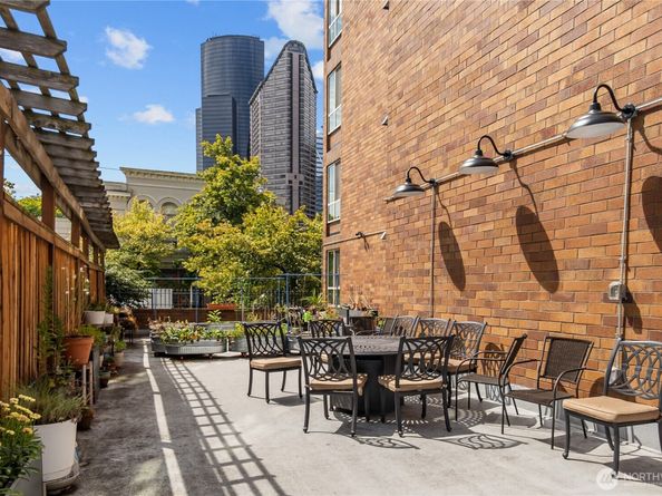 905 Cherry Street 701, Seattle WA 98104