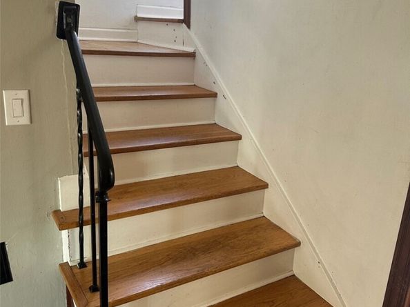 215 W Kinnear Place, Seattle WA 98119