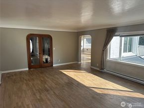 215 W Kinnear Place, Seattle WA 98119