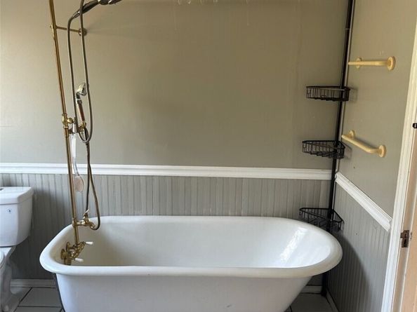 215 W Kinnear Place, Seattle WA 98119