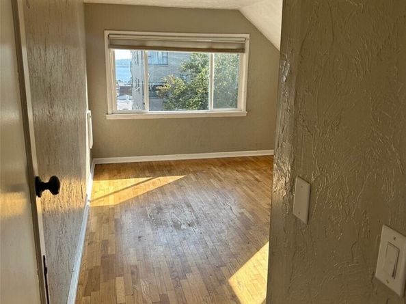 215 W Kinnear Place, Seattle WA 98119