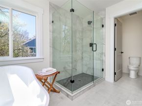 124 S 108th Place, Seattle WA 98168