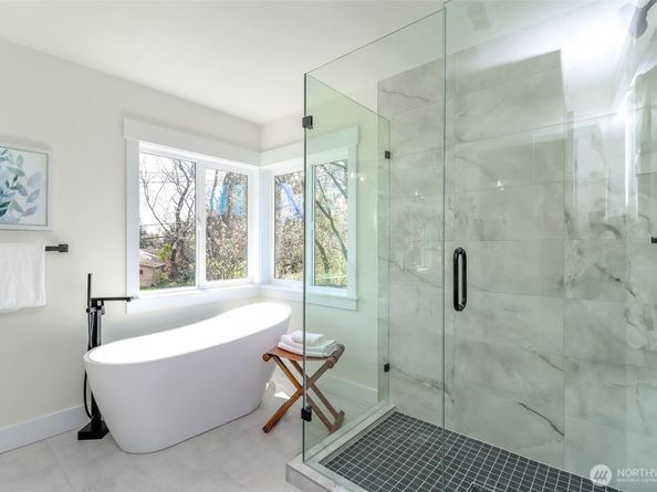 124 S 108th Place, Seattle WA 98168