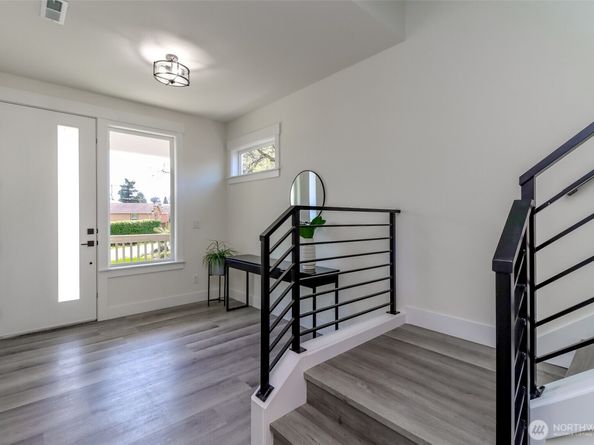 124 S 108th Place, Seattle WA 98168