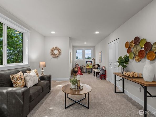 9304 S 223rd Place, Kent WA 98031