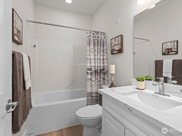 9304 S 223rd Place, Kent WA 98031