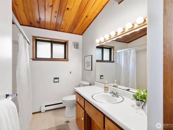 1314 NE South Petterson Road, Keyport WA 98345